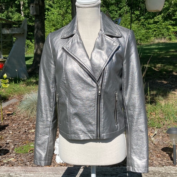 Forever 21 Jackets & Blazers - Forever 21 Faux Leather Motorcycle Jacket